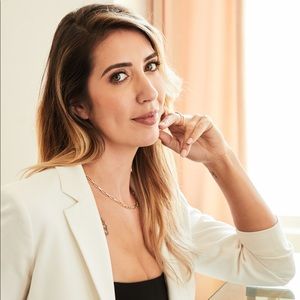 Meet your Posher, Monica